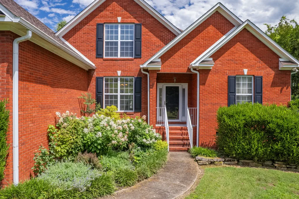 3004 Viewpointe Way Columbia TN 38401