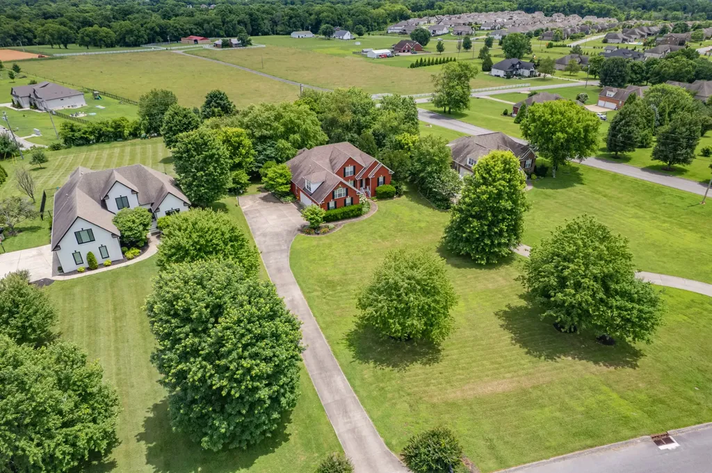 3004 Viewpointe Way Columbia TN 38401