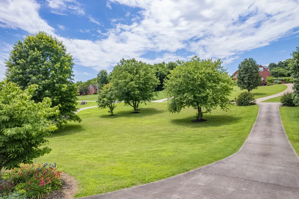3004 Viewpointe Way Columbia TN 38401