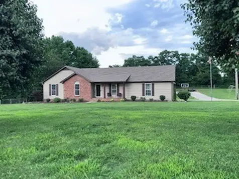 2205 Howell Road Greenbrier TN 37073