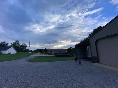 2205 Howell Road Greenbrier TN 37073