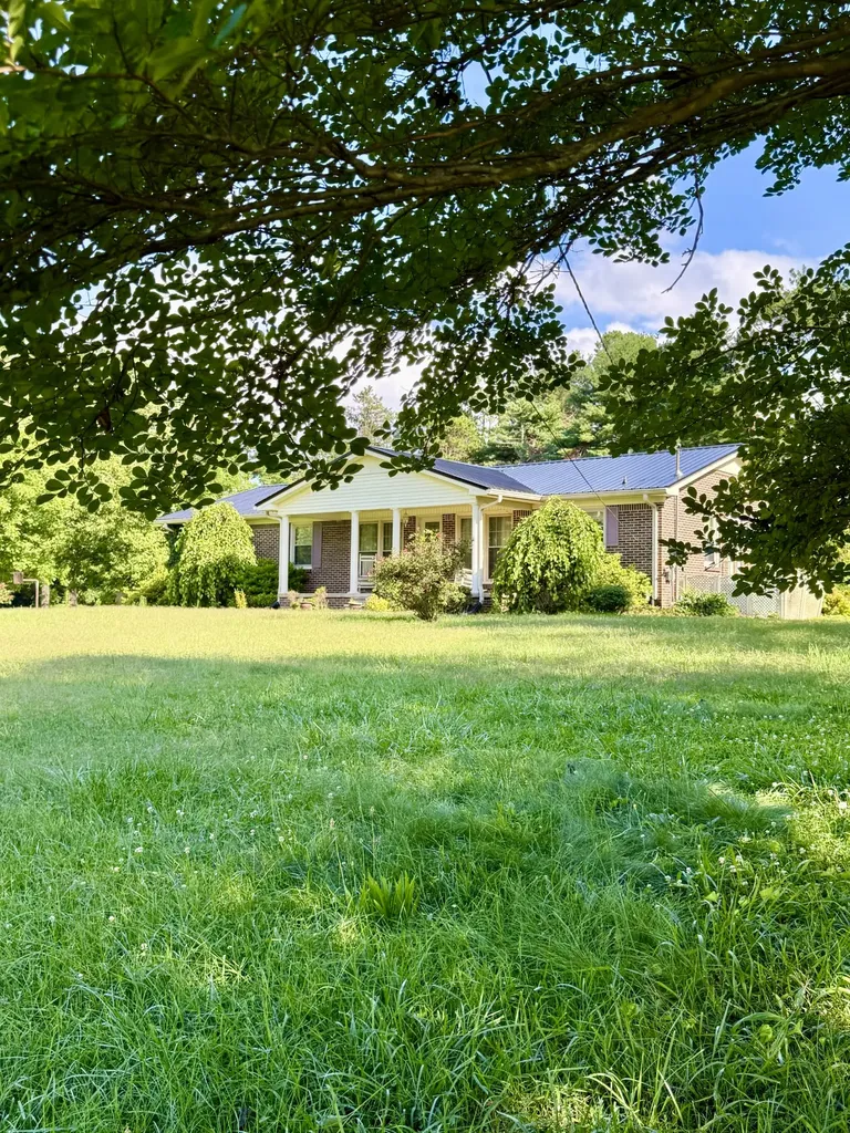 301 W College Street Summertown TN 38483