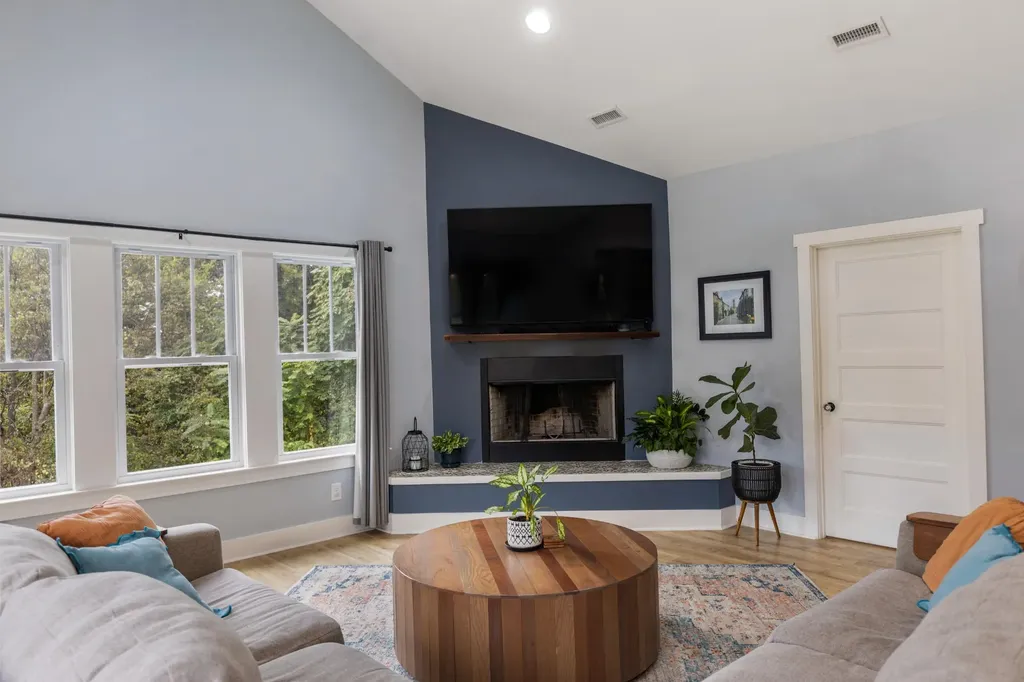 621 Highland Avenue, NW Cleveland TN 37311