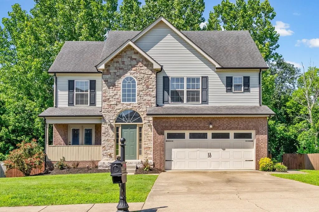 1604 Apache Way Clarksville TN 37042