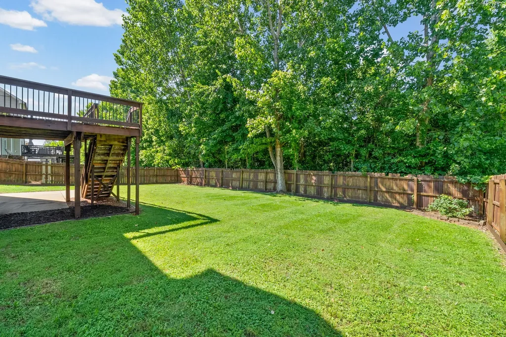 1604 Apache Way Clarksville TN 37042