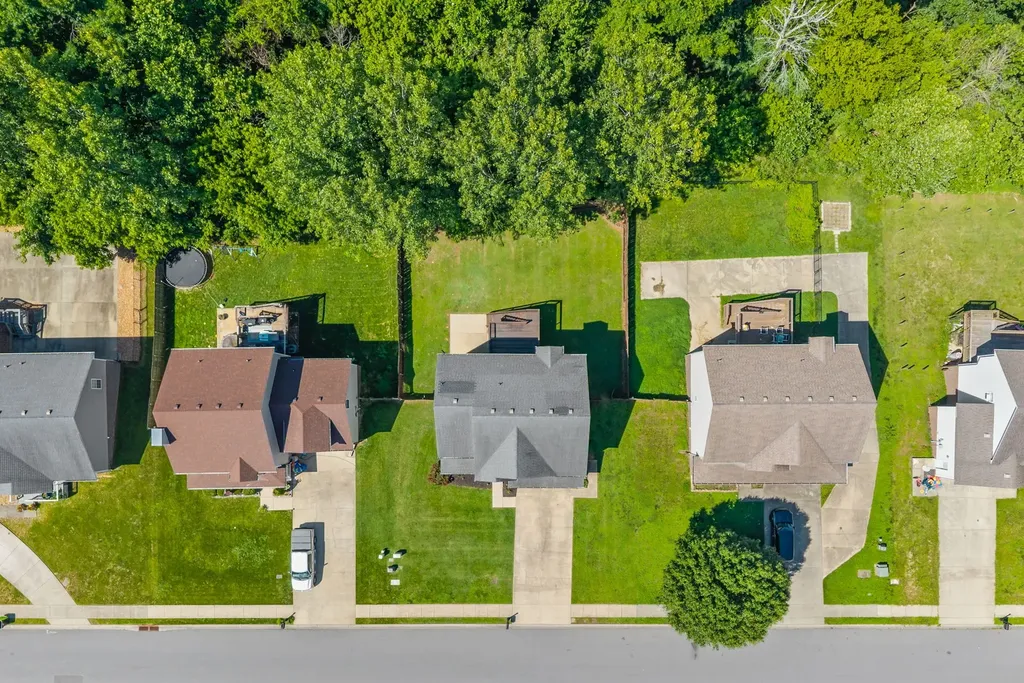 1604 Apache Way Clarksville TN 37042