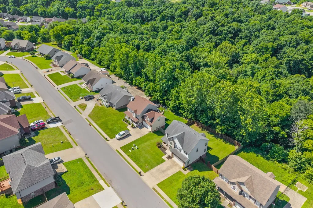 1604 Apache Way Clarksville TN 37042