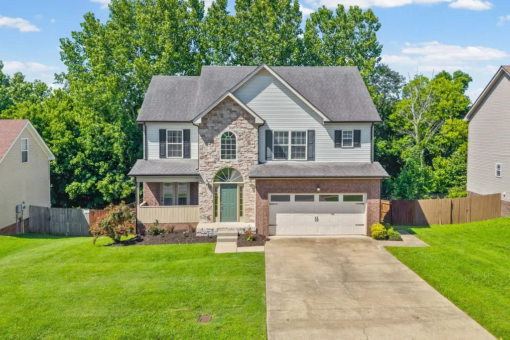 1604 Apache Way Clarksville TN 37042
