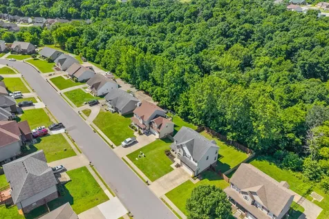 1604 Apache Way Clarksville TN 37042