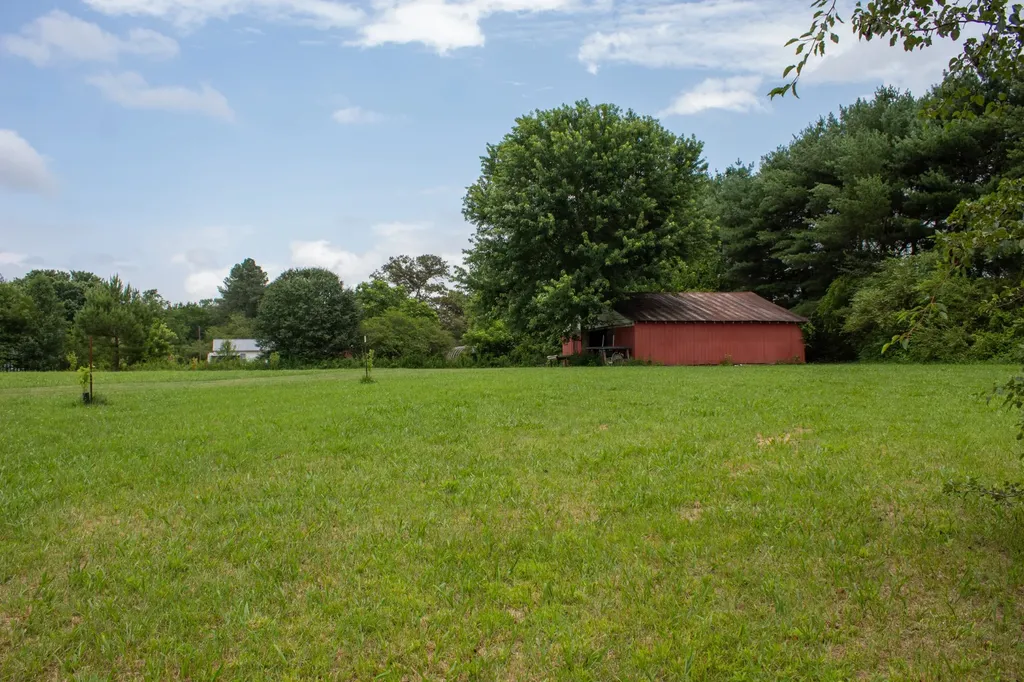 137 James Robert Lane Manchester TN 37355