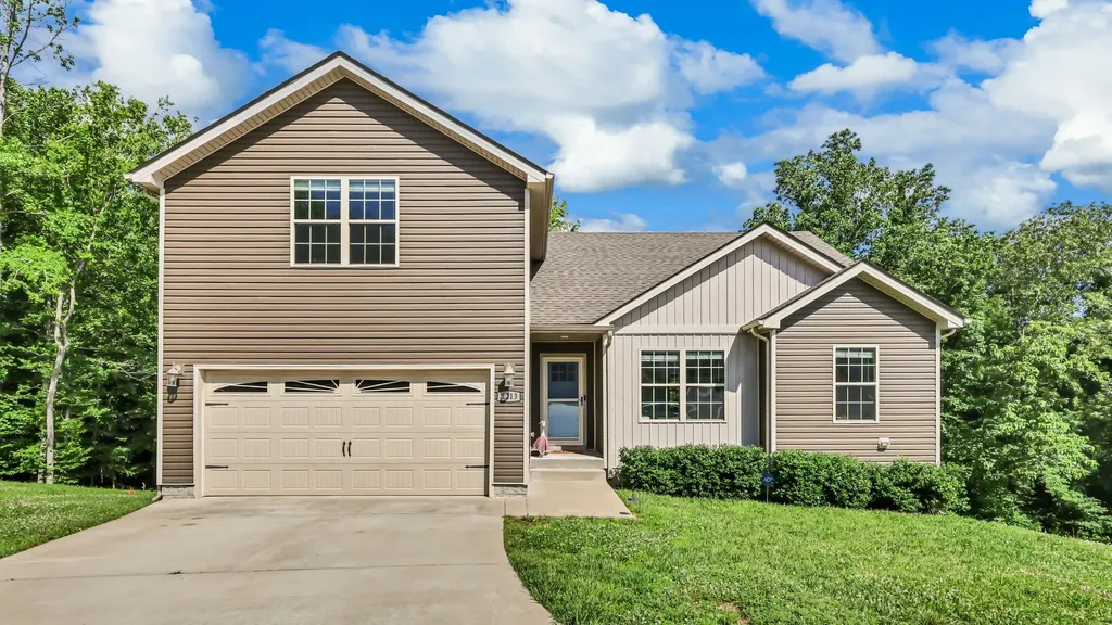 1213 Old Charlotte Trace Clarksville TN 37040