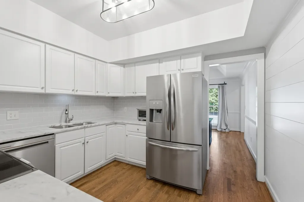 8 Sharonwood Drive Nashville TN 37215