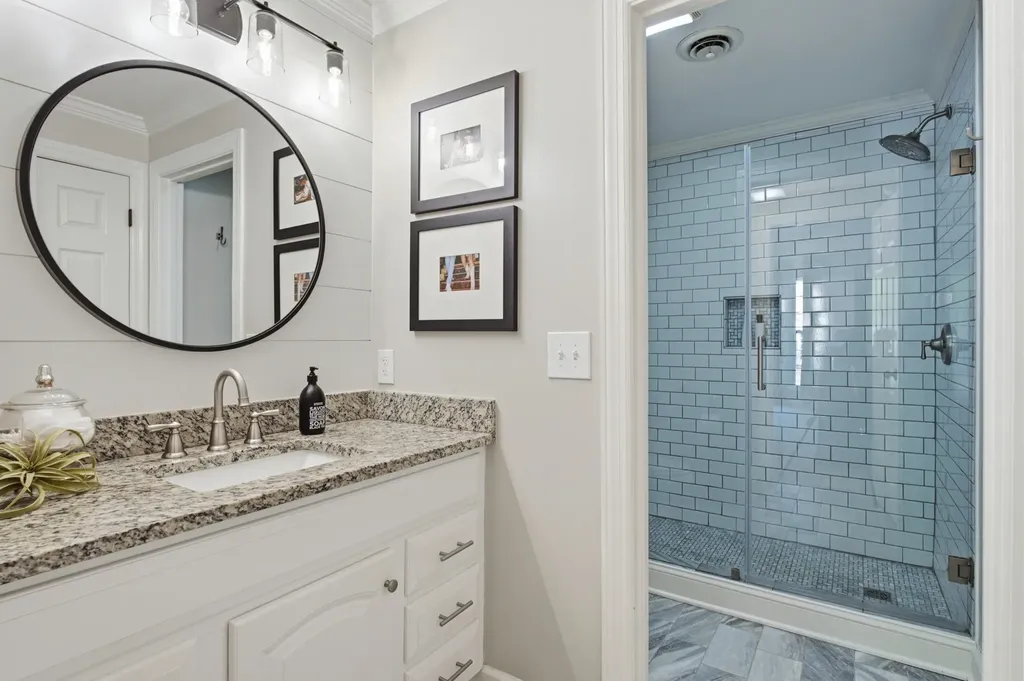 8 Sharonwood Drive Nashville TN 37215