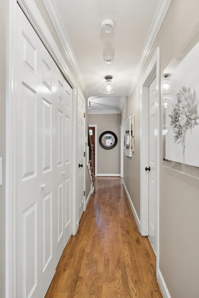 8 Sharonwood Drive Nashville TN 37215