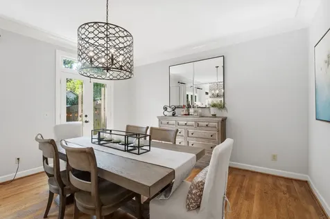 8 Sharonwood Drive Nashville TN 37215