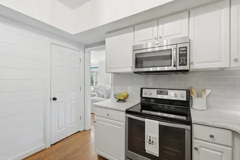 8 Sharonwood Drive Nashville TN 37215