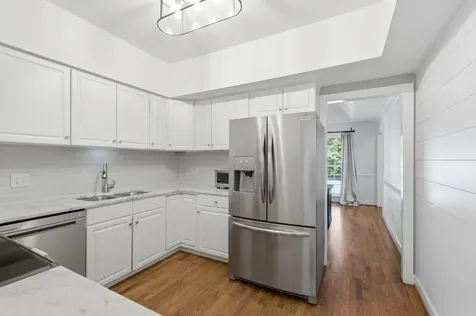 8 Sharonwood Drive Nashville TN 37215