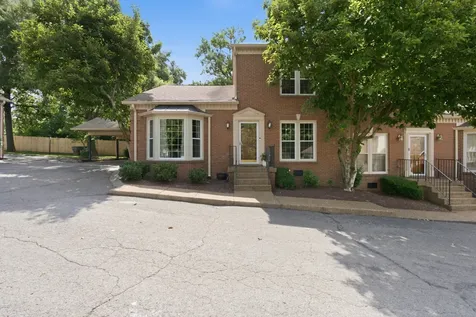 8 Sharonwood Drive Nashville TN 37215