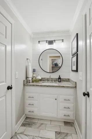 8 Sharonwood Drive Nashville TN 37215