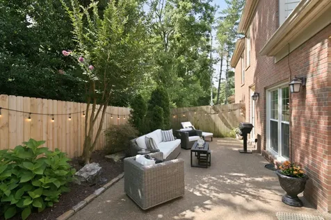 8 Sharonwood Drive Nashville TN 37215