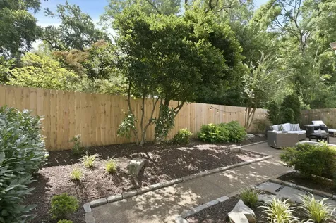8 Sharonwood Drive Nashville TN 37215