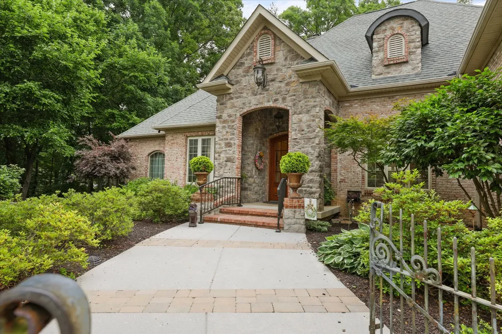 212 Okema Trace Loudon TN 37774