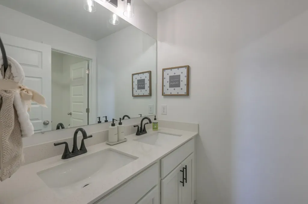 125 Finnley Gallatin TN 37066