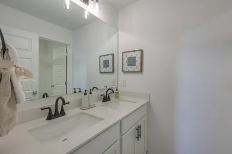 125 Finnley Gallatin TN 37066