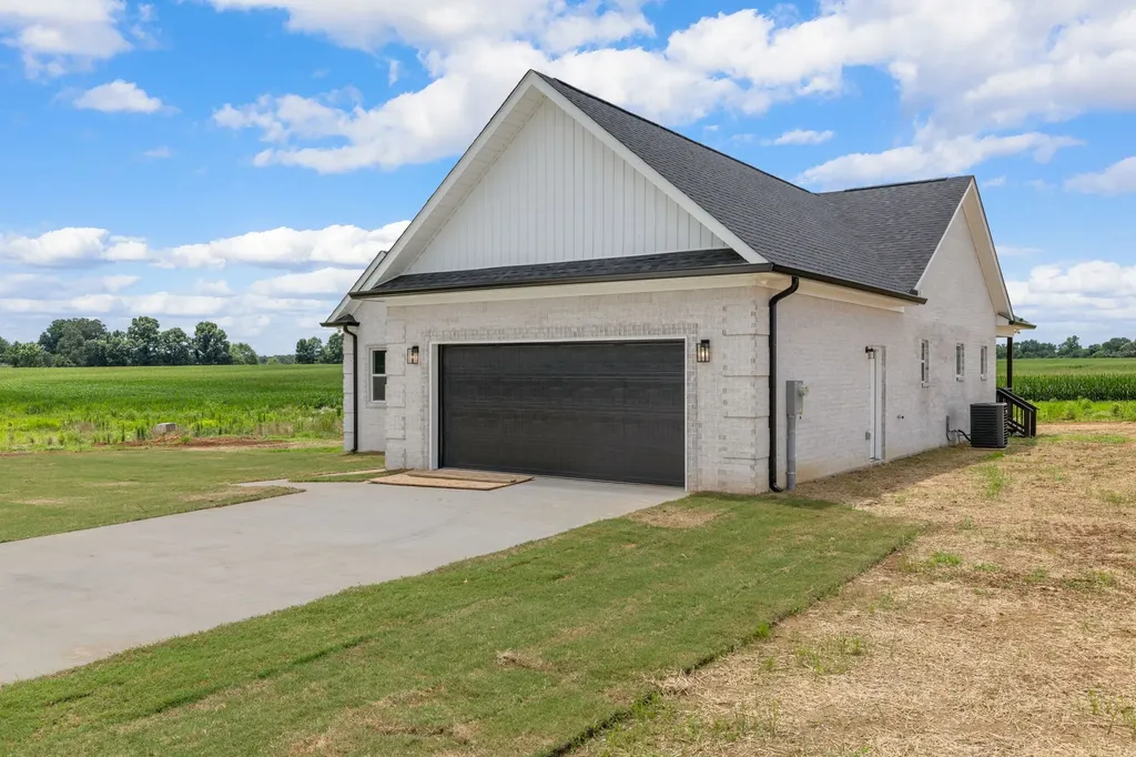1380 Lanning Road Lawrenceburg TN 38464