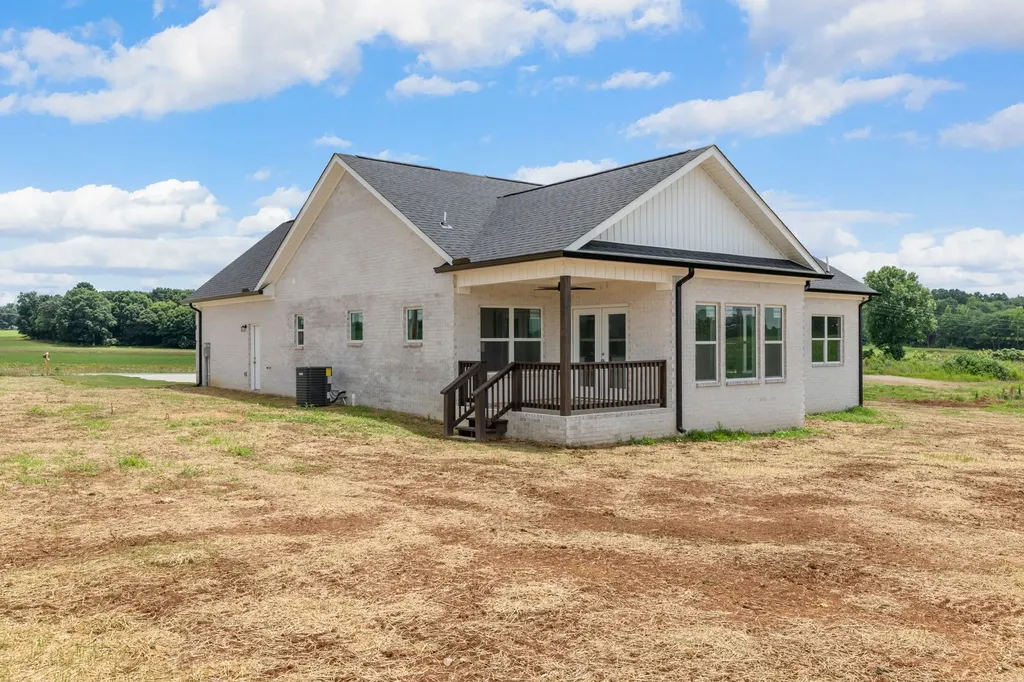 1380 Lanning Road Lawrenceburg TN 38464