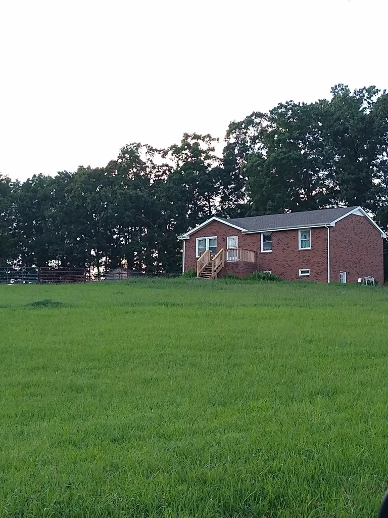 4563 Cumberland City Road Indian Mound TN 37079