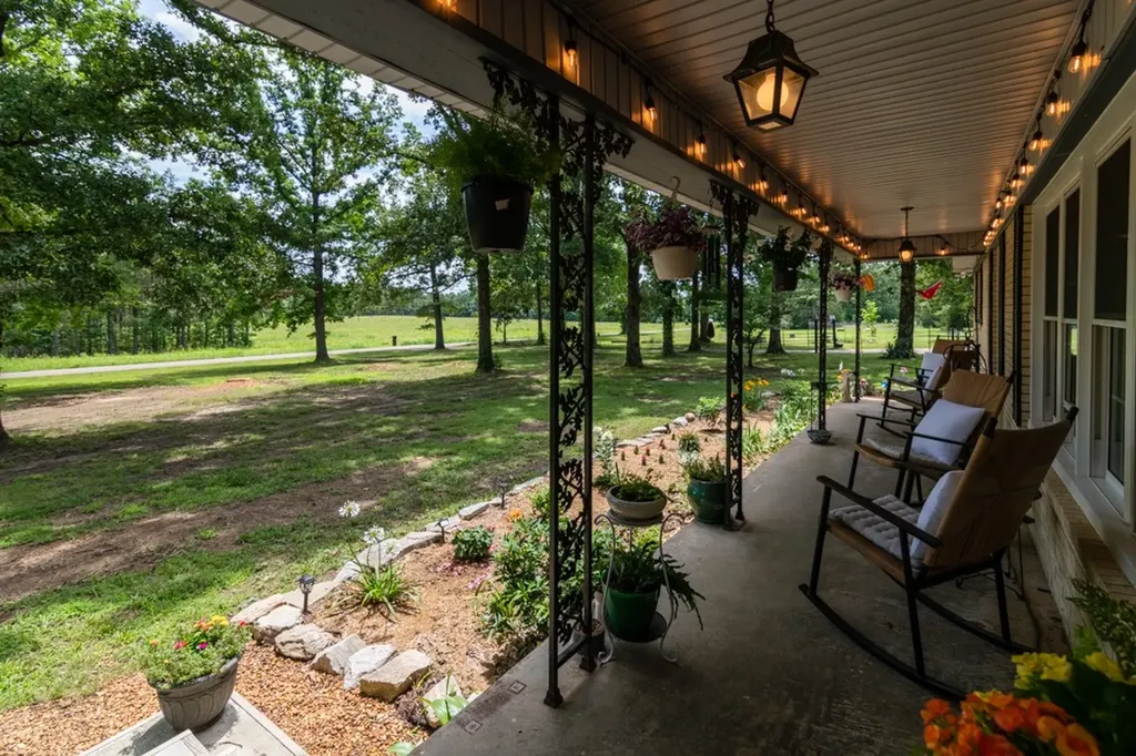 7636 Liberty Road Scotts Hill TN 38374