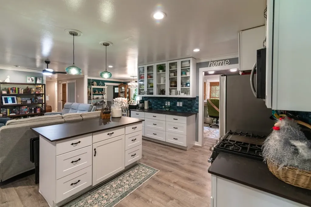 7636 Liberty Road Scotts Hill TN 38374