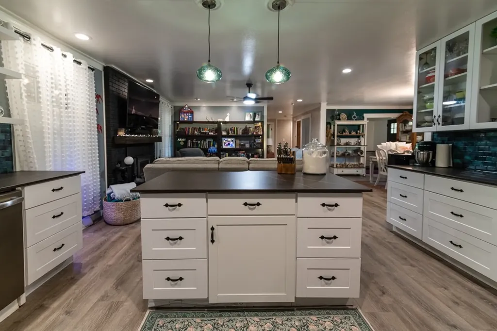 7636 Liberty Road Scotts Hill TN 38374