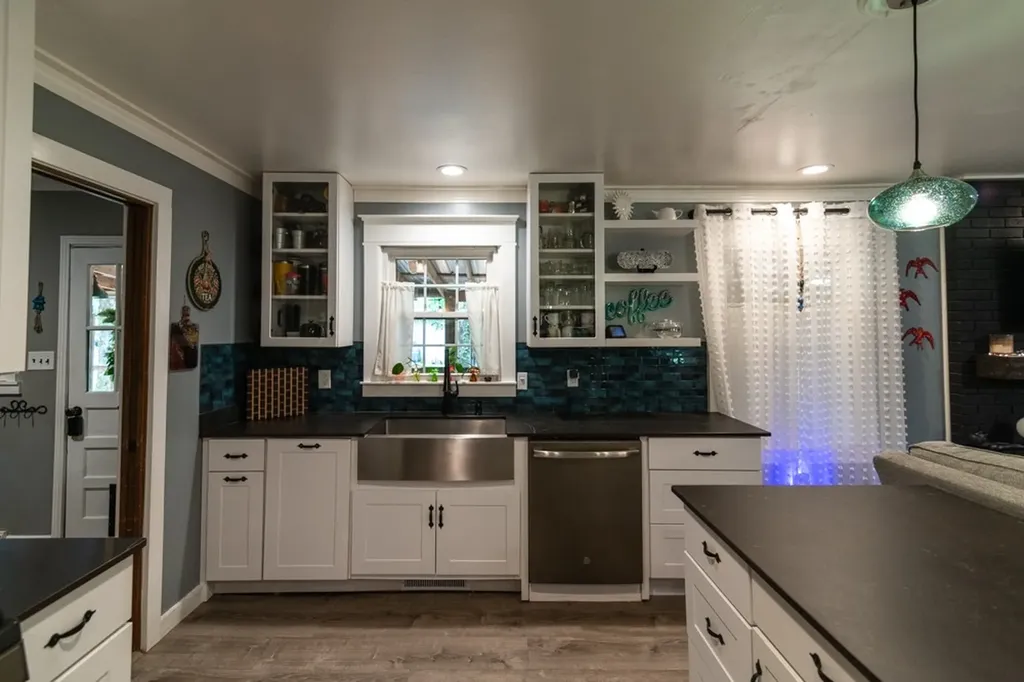 7636 Liberty Road Scotts Hill TN 38374