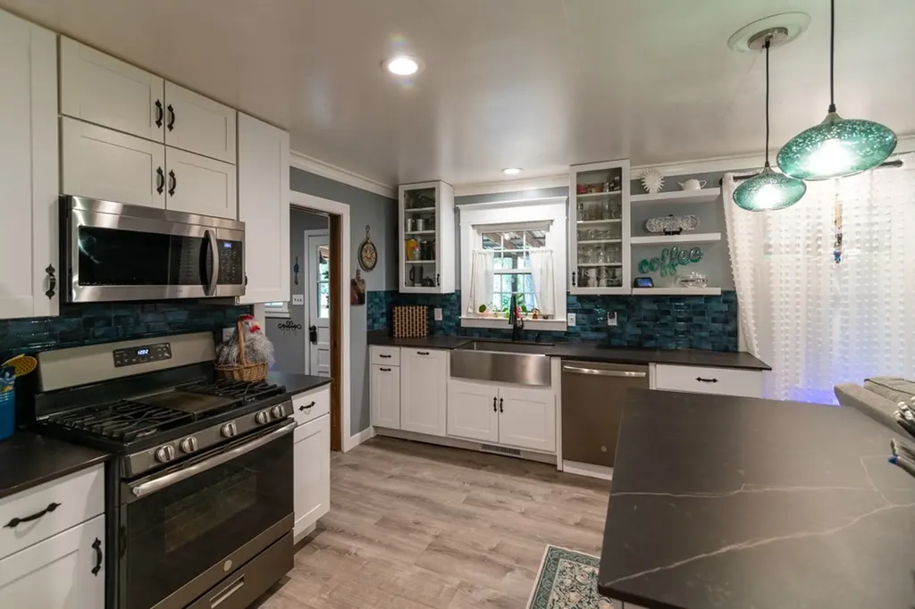 7636 Liberty Road Scotts Hill TN 38374