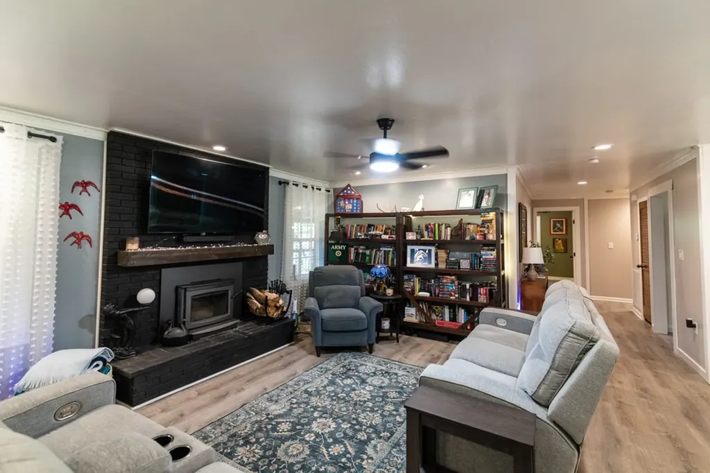 7636 Liberty Road Scotts Hill TN 38374