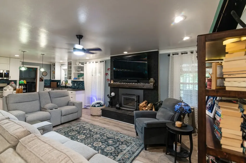 7636 Liberty Road Scotts Hill TN 38374