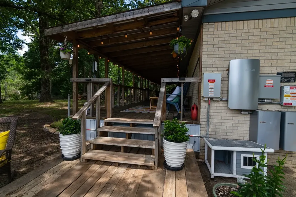 7636 Liberty Road Scotts Hill TN 38374