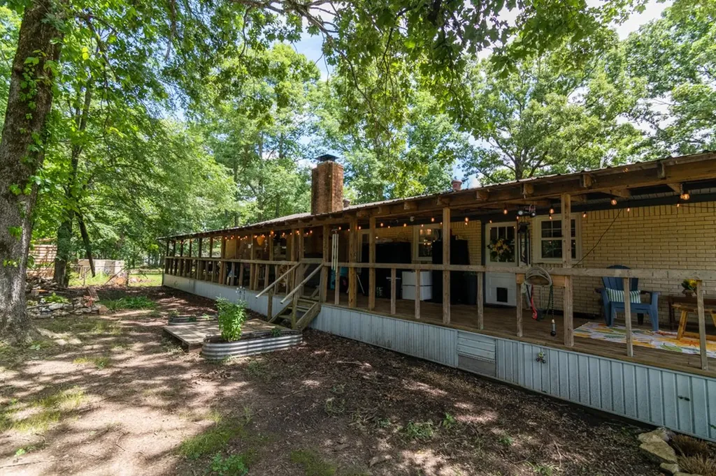 7636 Liberty Road Scotts Hill TN 38374