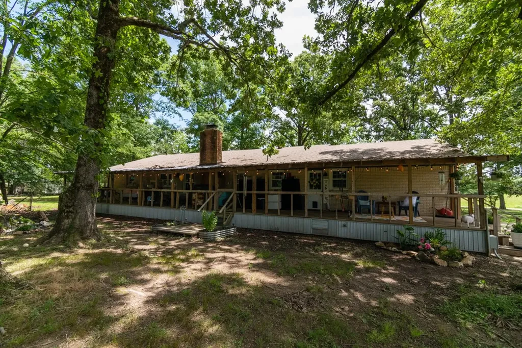 7636 Liberty Road Scotts Hill TN 38374