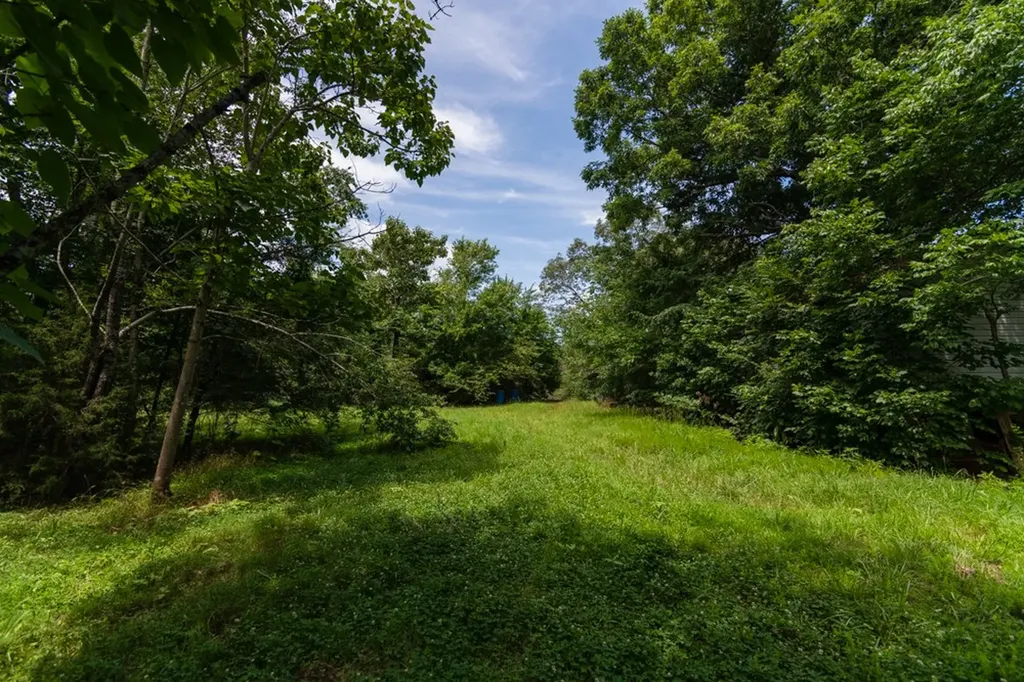 7636 Liberty Road Scotts Hill TN 38374