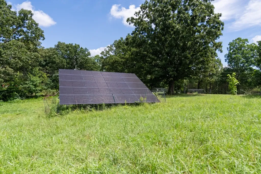7636 Liberty Road Scotts Hill TN 38374