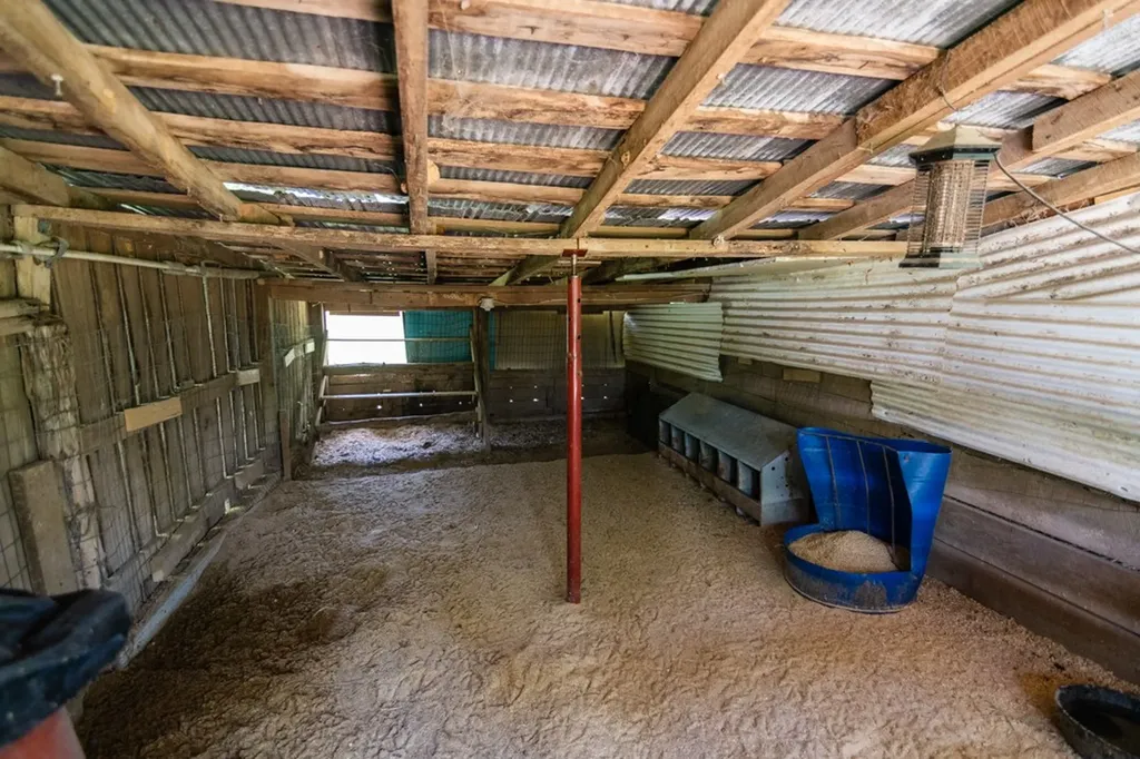 7636 Liberty Road Scotts Hill TN 38374