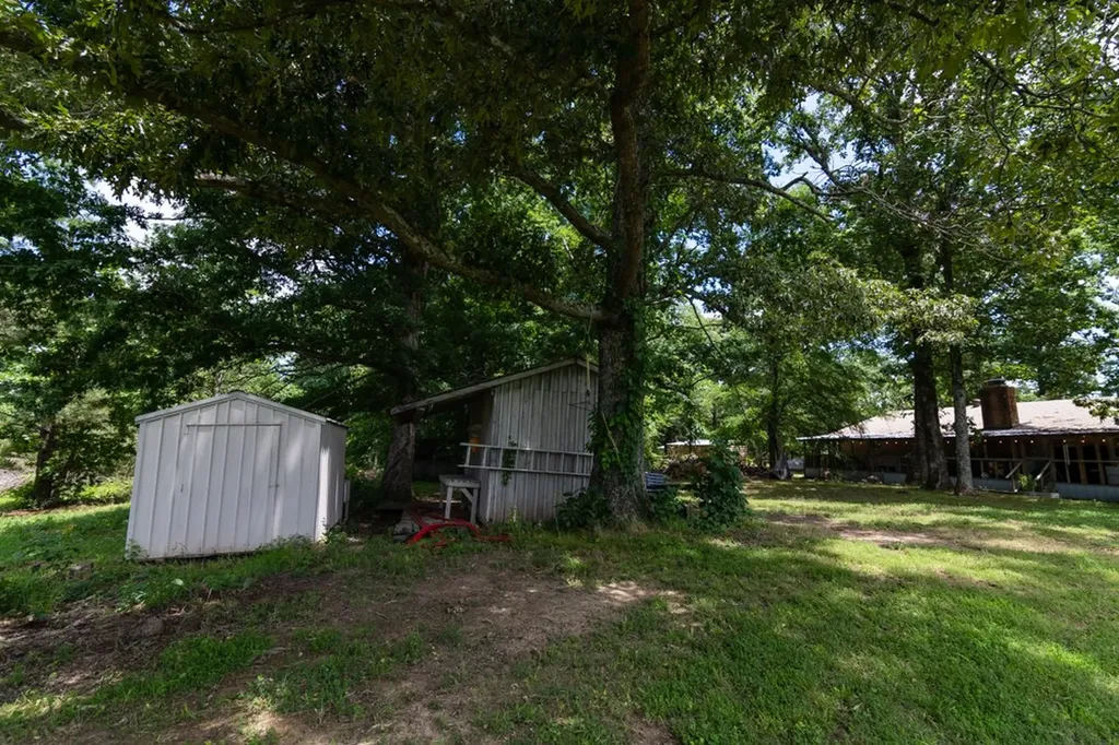 7636 Liberty Road Scotts Hill TN 38374