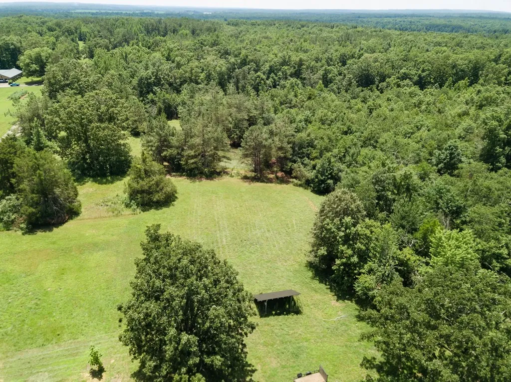 7636 Liberty Road Scotts Hill TN 38374