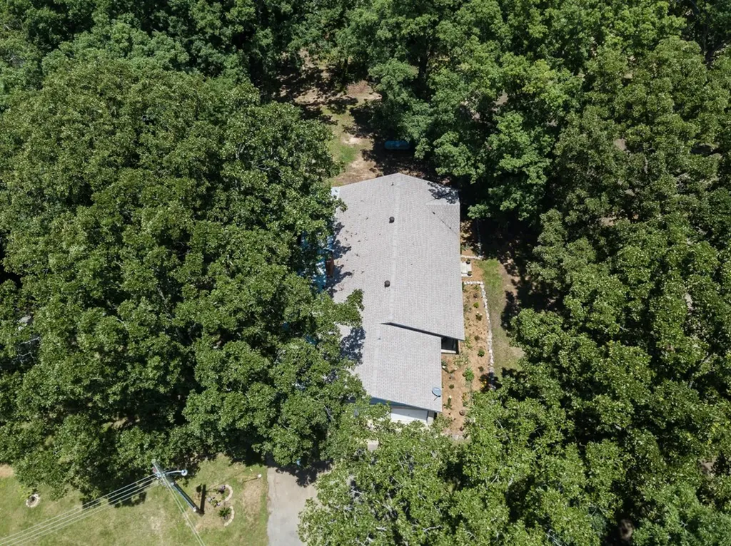7636 Liberty Road Scotts Hill TN 38374