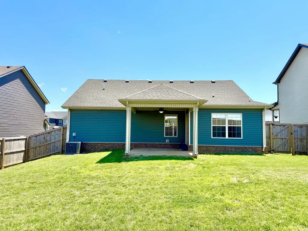 1961 Sydney Louise Drive Clarksville TN 37042