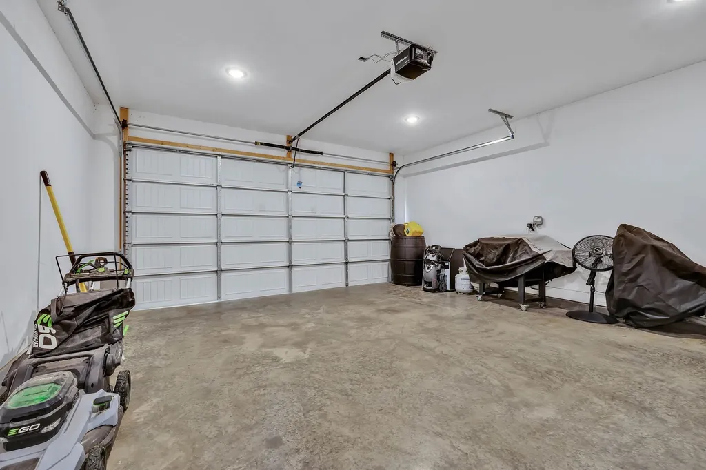 611 21st Ave, N Nashville TN 37203