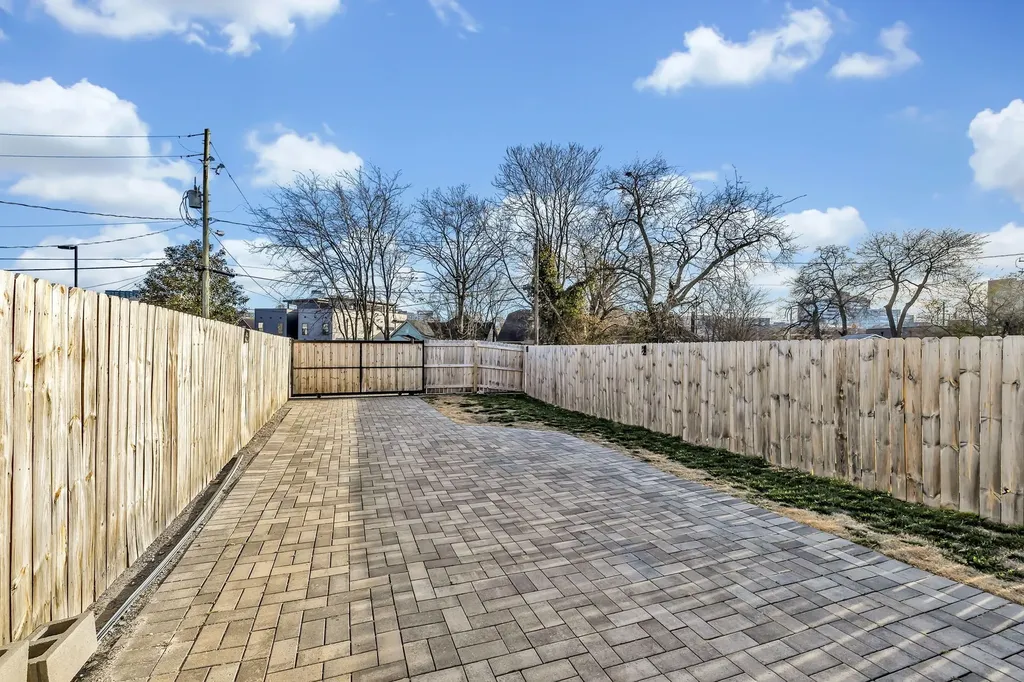 611 21st Ave, N Nashville TN 37203